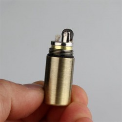 Mini kompaktowa zapalniczka olejowa z klamrą - brelok do kluczyBreloczki Do Kluczy