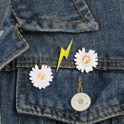 Lightning Daisy - Enamel Pins - BroochesBroszki