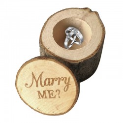 Pudełko na pierścionek zaręczynowy - rustykalne drewniane etui - logo Marry MeWalentynki