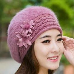 Dzianinowy beret - ciepła futerkowa czapka z ozdobnymi kwiatamiCzapki & Kapelusze