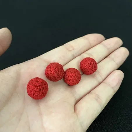 Mini magnetyczne czerwone kuleczki szydełkowe - do magicznych sztuczek - 2 sztukiPiłki