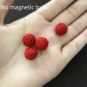 Mini magnetyczne czerwone kuleczki szydełkowe - do magicznych sztuczek - 2 sztukiPiłki
