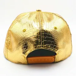 Czapka z daszkiem - skórzana snapback - z metalowym liściem - w stylu hip hopCzapki & Kapelusze