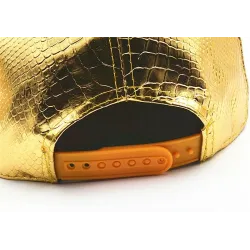 Czapka z daszkiem - skórzana snapback - z metalowym liściem - w stylu hip hopCzapki & Kapelusze