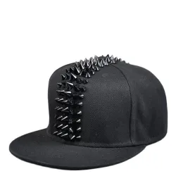 Modna czapka z daszkiem - flat snapback - z nitami - w stylu Hip Hop / Punk / RockCzapki & Kapelusze