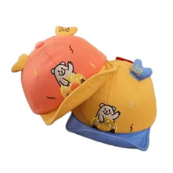 Czapka z daszkiem dla dzieci - wzór niedźwiedzia z kreskówekCzapki i kapelusze