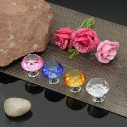 Eleganckie gałki meblowe - szklany diamentowy kształtMeble
