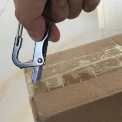 Wielofunkcyjny mini nóż - z otwieraczem do butelek / karabińczykiem - stal nierdzewnaNoże & Narzędzia Wielofunkcyjne