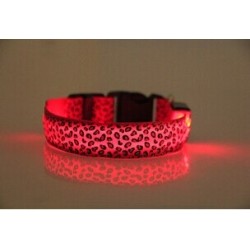 Obroża LED dla psa - bezpieczny nocny spacer - kolorowy wzór w panterkęObroże & Smycze
