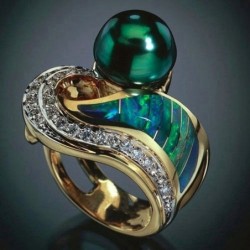 Exclusive vintage ring - green stone - crystalsRings