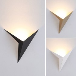 Nowoczesna lampa ścienna LED - trójkątny design - aluminium - 3W - 220VKinkiety