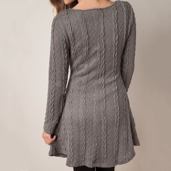 Krótka dzianinowa sukienka - sweter z długim rękawemSukienki
