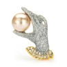Kryształowa dłoń z perłą - elegancka broszkaBroszki