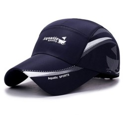 Sportowa czapka z daszkiem - z siatką - unisexCzapki & Kapelusze