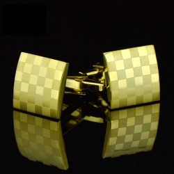 Kwadratowe złote spinki do mankietów - laserowa szachownicaSpinki do mankietów