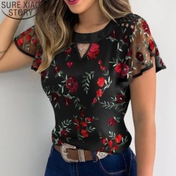 Elegancka bluzka siateczkowa - haftowane kwiaty/motylki - krótki rękawBluzki & Koszulki