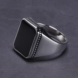 Srebrny pierścionek 925 - sygnet z czarnym kamieniemPierścionki