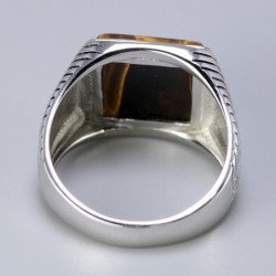 Srebrny pierścionek próby 925 - sygnet z kamieniem tygrysiego okaPierścionki