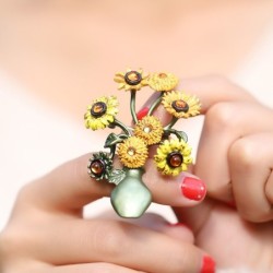 Vase with sunflowers - retro broochBrooches