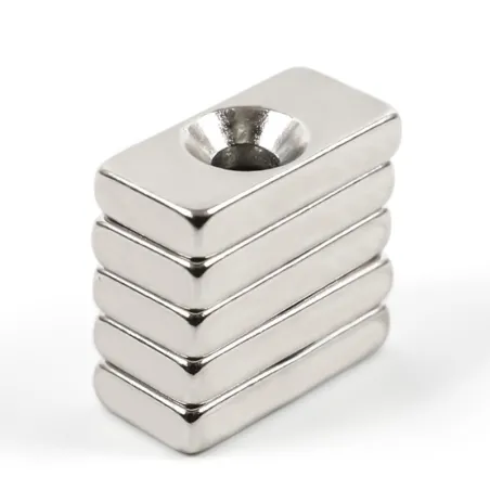 Blok magnesów neodymowych N35 z otworem 4 mm 20 * 10 * 4 mm 10 sztukN35