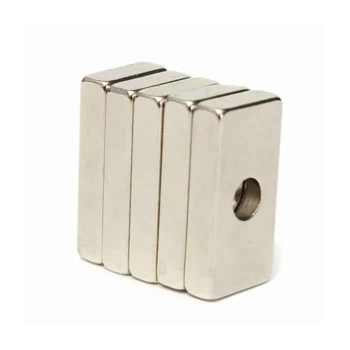 N35 silny magnes neodymowy prostopadłościan 20 * 10 * 4mm z 4mm otworem 5 sztN35